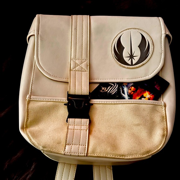 Loungefly Star Wars Rise of Skywalker Rey Sling Bag - Picture 2 of 8